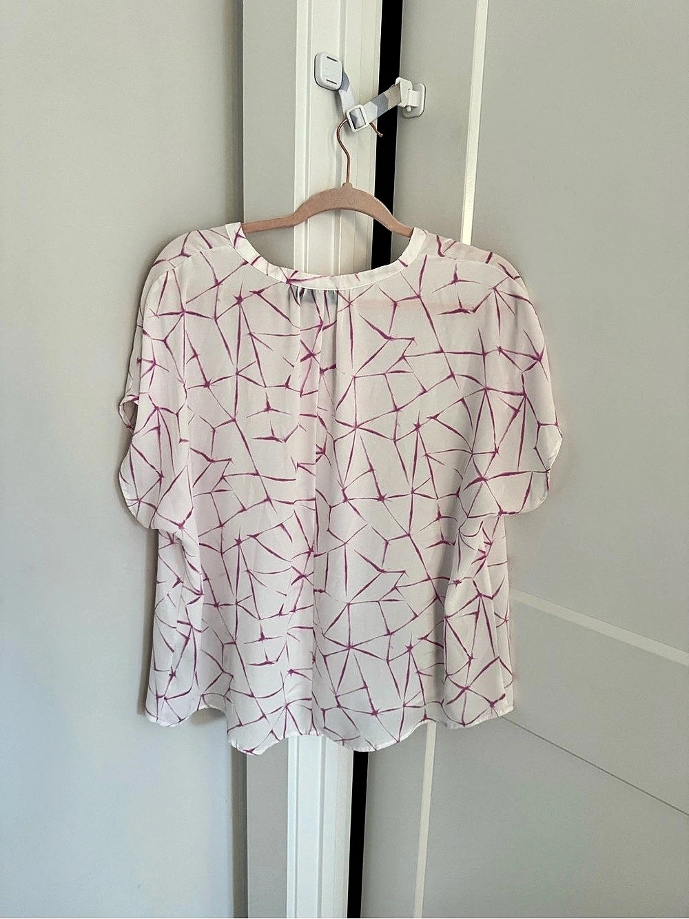 Apt. 9 Abstract Short Sleeve Blouse in White & Pink Size XL